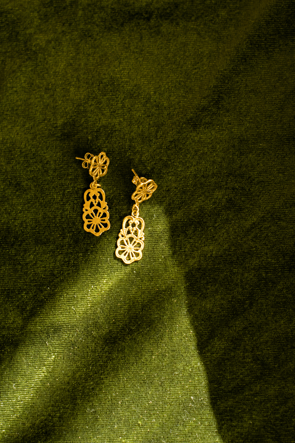 Ruth flower earrings
