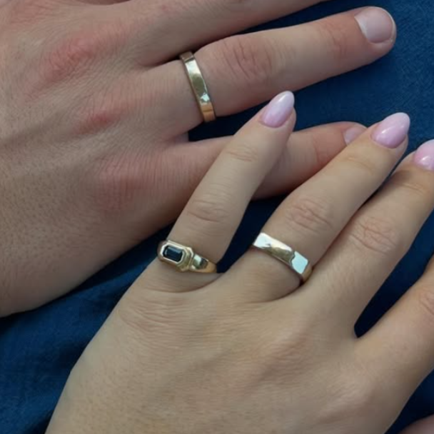 Signet pinky ring